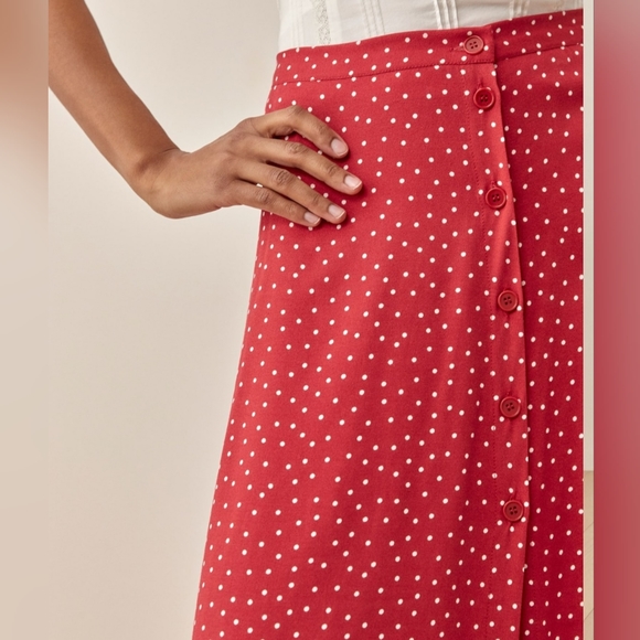 Reformation Red Skirt. XS/0 - Picture 3 of 5